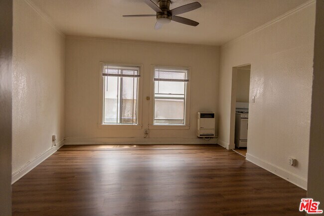 Building Photo - 661 Shatto Pl