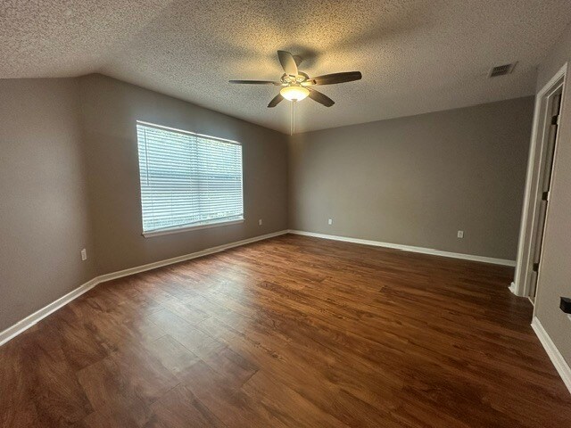 Building Photo - Spacious 4 Bedroom Home With Upstairs Private Suite And 2 Car Garage