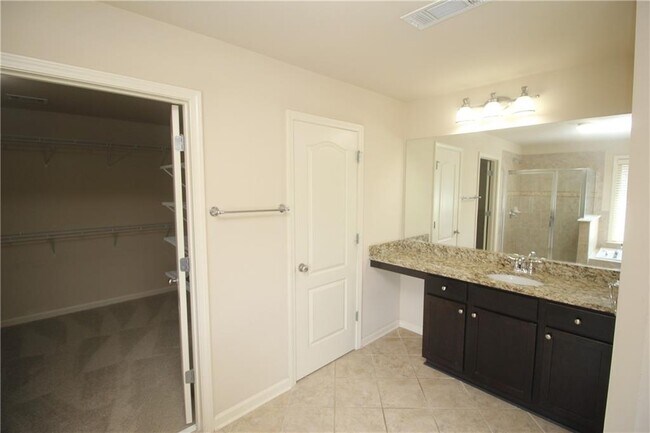 Building Photo - 1665 Gallant Fox Ln