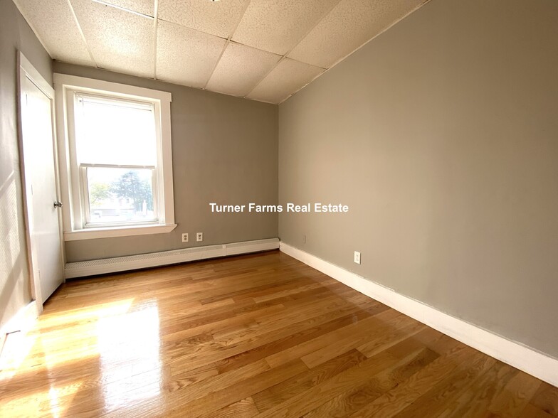 Building Photo - 270 Bowdoin St