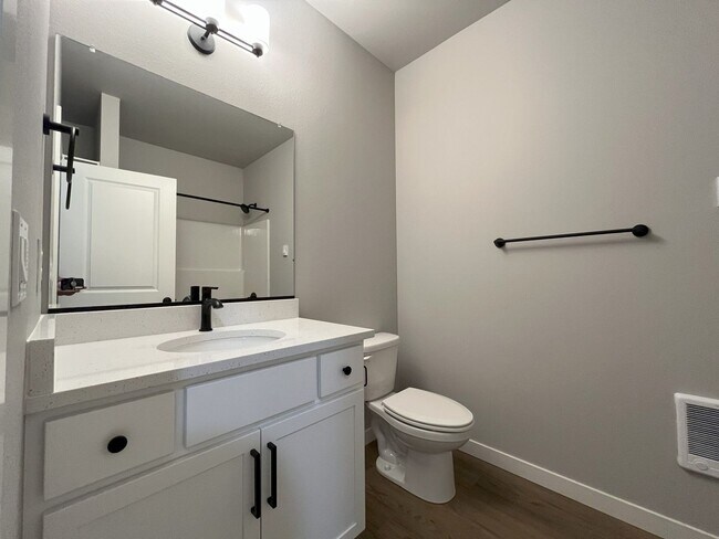 Building Photo - Luxury Living with Granite Counters & Stai...