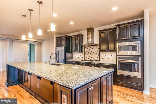 Building Photo - 43375 Whitehead Ter