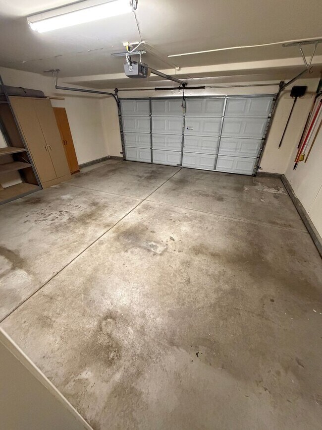 Building Photo - 1810 Baylor Ln