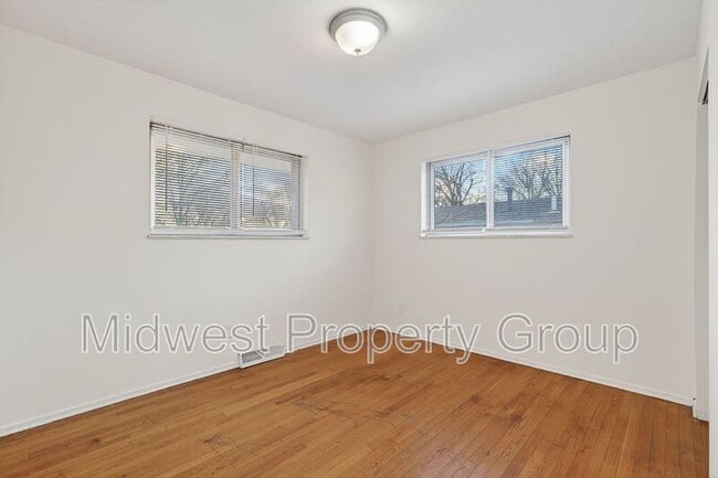 Building Photo - 1156 Cove Ln