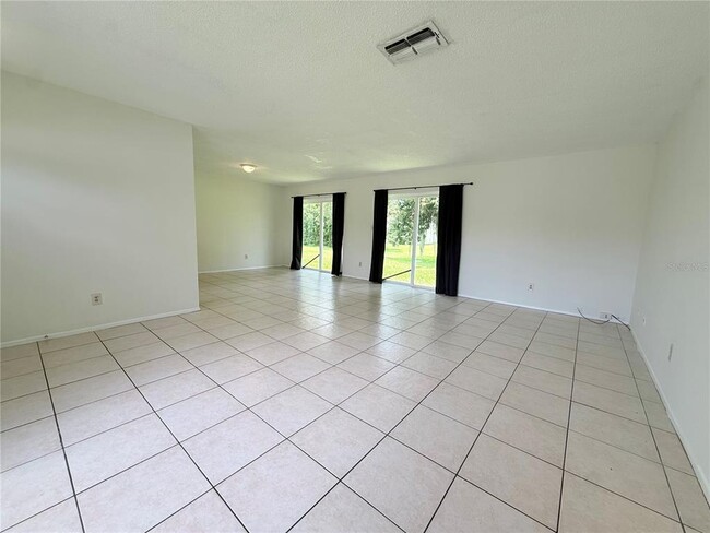 Building Photo - 10122 Mason Dixon Cir