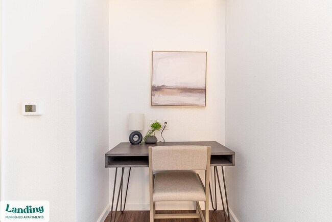 Building Photo - 1000 Henderson St