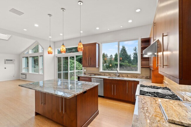 Building Photo - Just Reduced and READY NOW!! - Amazing Sce...