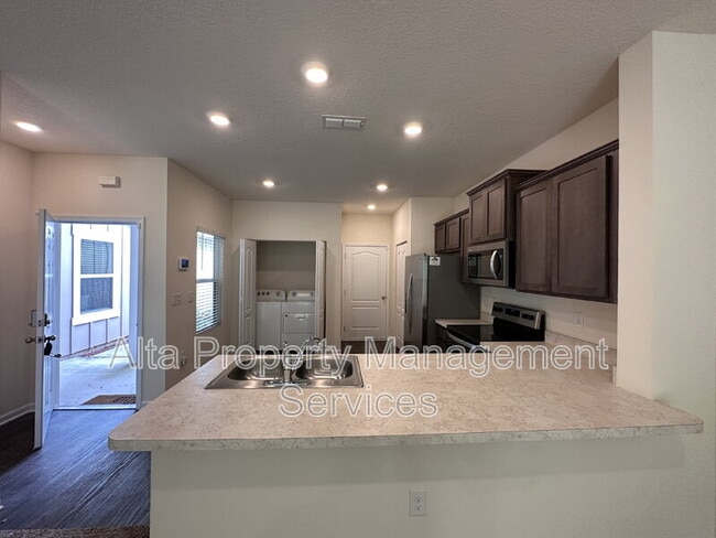 Primary Photo - 316 Pistachio Pl