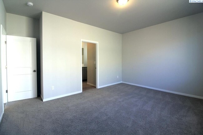 Building Photo - 3 Bed/2 Bath Townhouse in West Pasco