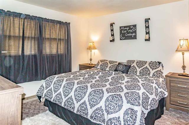 Building Photo - 613 E Washington St