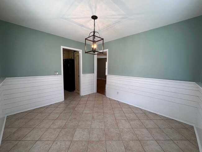 Building Photo - Beautiful 4/3 House with Bonus Room in Wes...