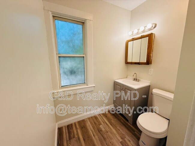 Building Photo - 1209 E 167th St