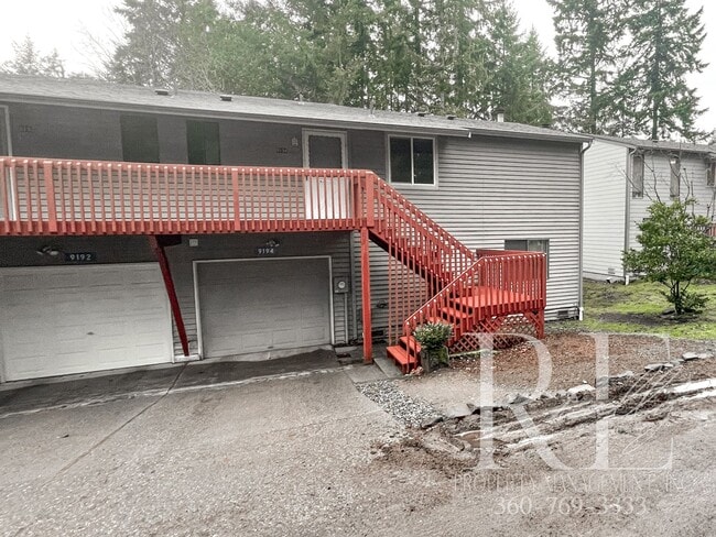 Building Photo - Spacious Duplex with Covered Porches & Garage