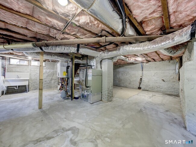 Building Photo - 16 Shoreham Rd