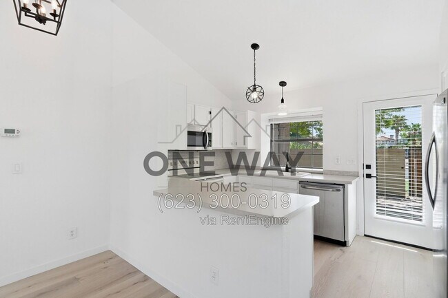 Building Photo - 5704 E Aire Libre Ave