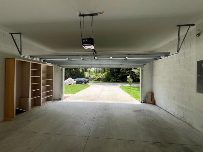 Building Photo - 124 Roger Williams Rd