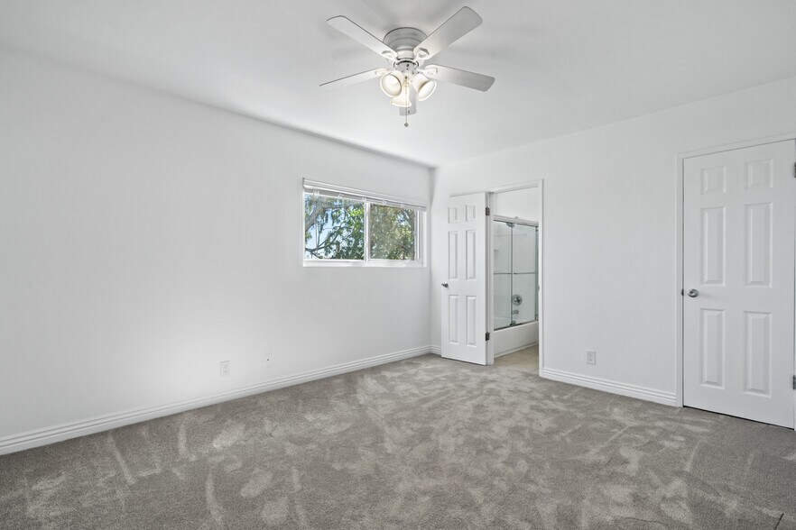 Building Photo - 400 18th Pl