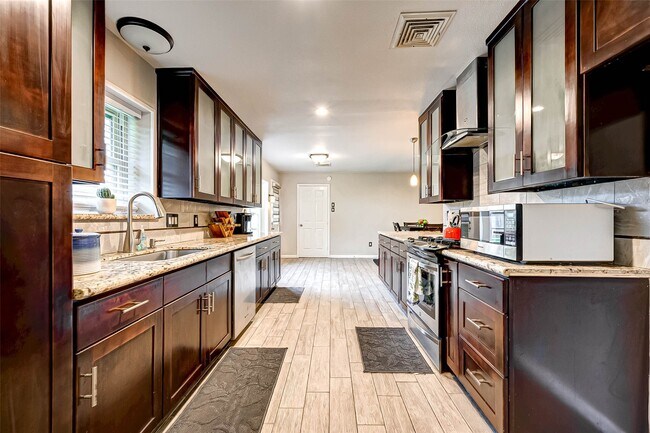 Building Photo - 6119 Reamer St