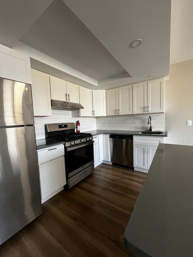 Building Photo - 171 Wellington Ct