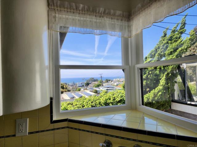 Building Photo - 4452 Orchard Ave