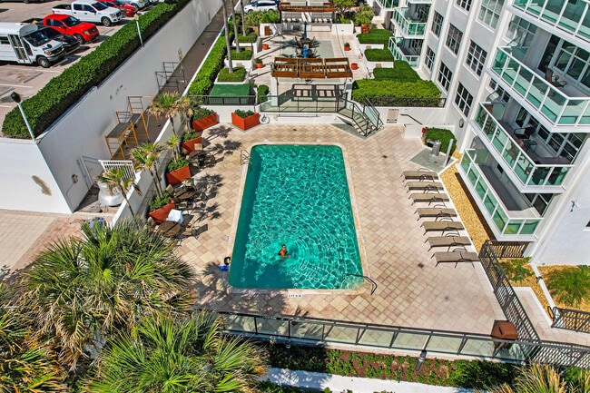 Building Photo - 3550 Galt Ocean Dr