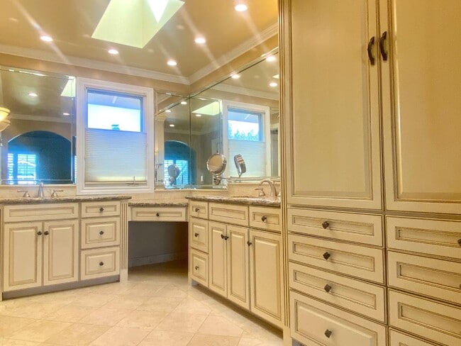 Building Photo - 852 Arcturus Cir