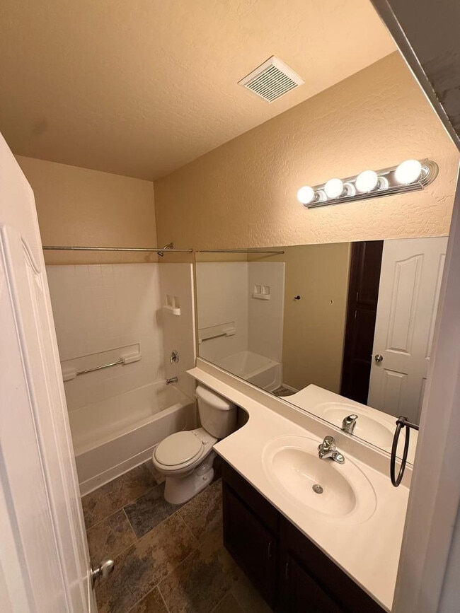 Building Photo - 8462 E Pampa Ave