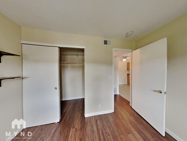 Building Photo - 530 E Patriot Blvd