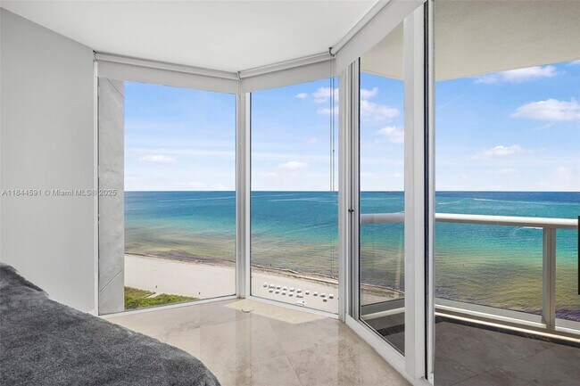 Building Photo - 4775 Collins Ave