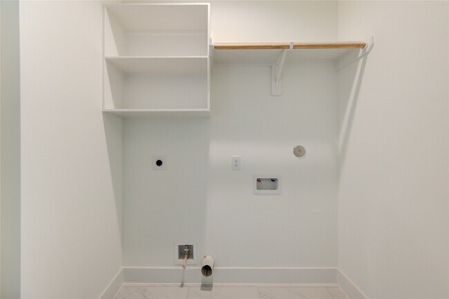 Building Photo - 4035 Buck St