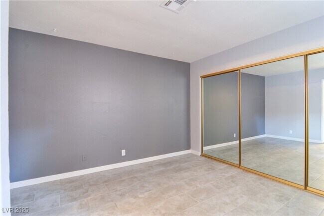 Building Photo - 417 N Lamb Blvd