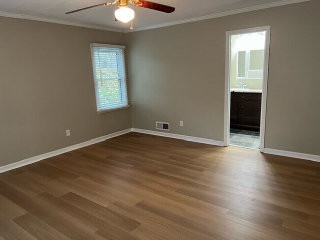 Building Photo - Beautiful Spacious Germantown Home!