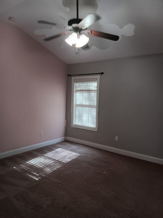 Building Photo - 173 Putters Dr