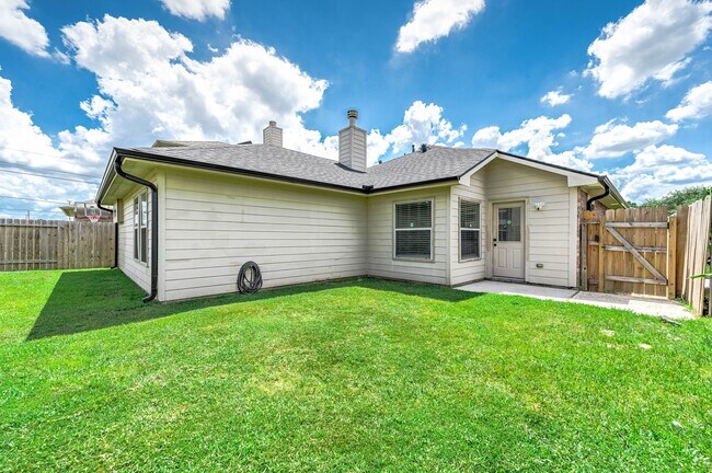 Building Photo - 5006 Riverbridge Ct