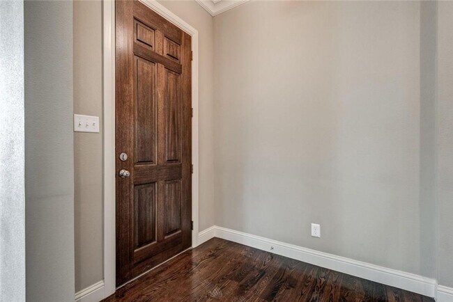 Building Photo - Templeton