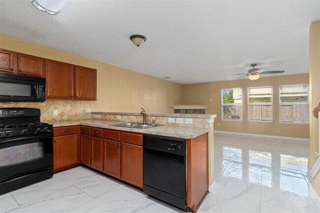 Building Photo - 3318 Apple Dale Dr