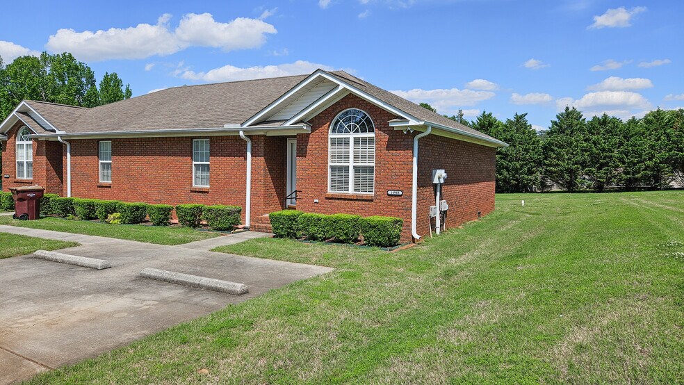 Building Photo - 14968 Cambridge Ln