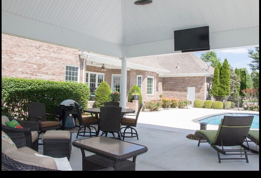 Building Photo - 1834 Deerhaven Ln