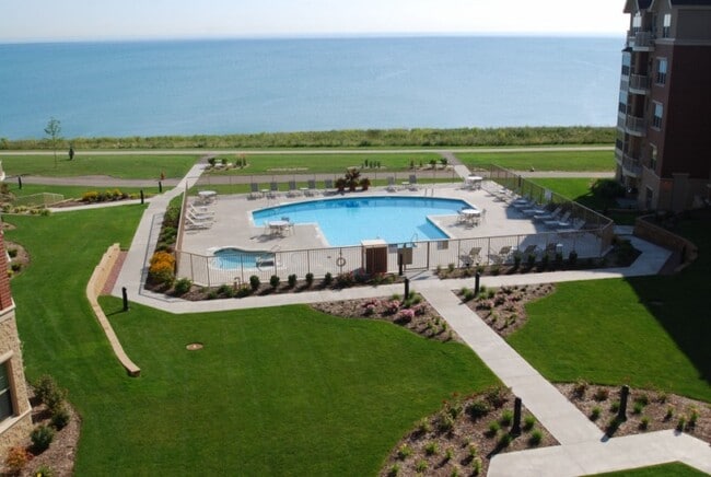 Building Photo - 4130 S Lake Dr