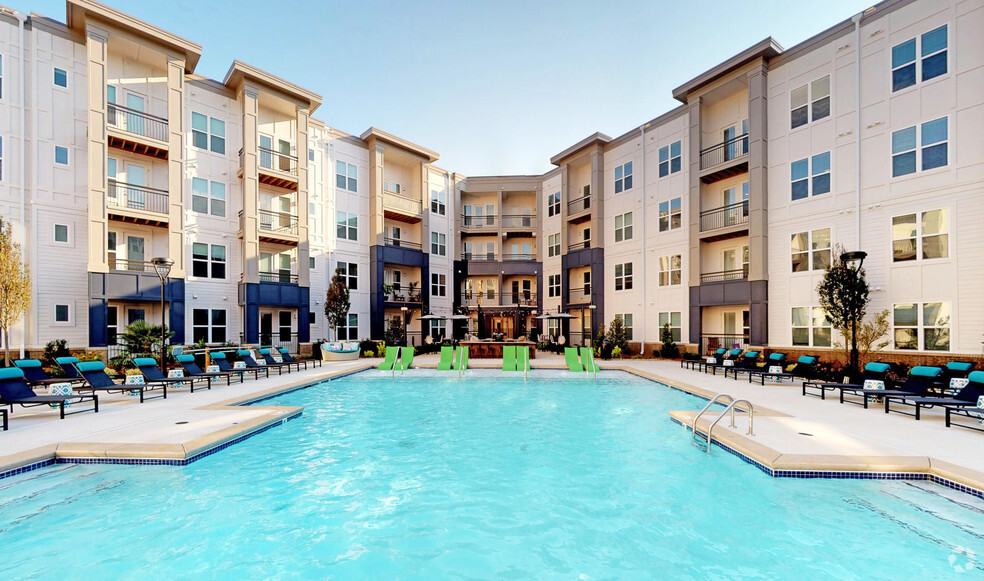 Pool Area - Berkshire Ballantyne