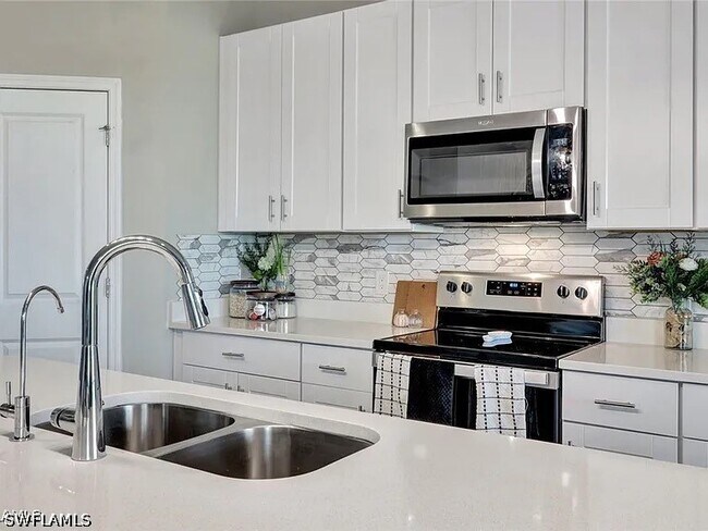 Building Photo - 43837 Cattleman Dr
