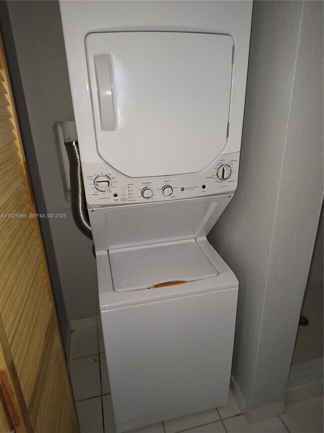 Building Photo - 15440 SW 284th St