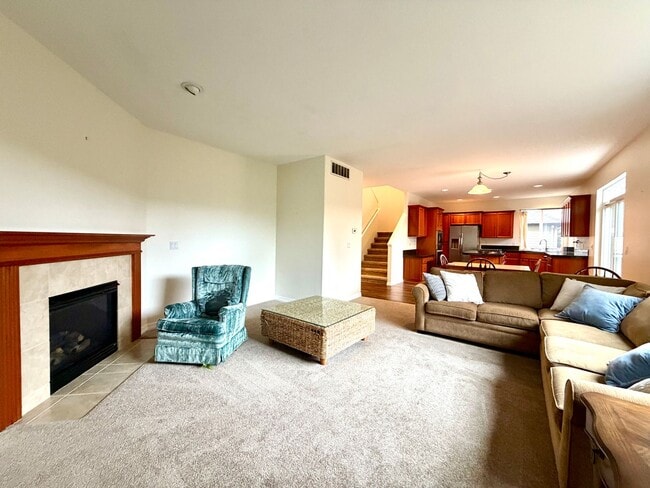 Building Photo - Beautiful Home in the Sought After Arbor C...