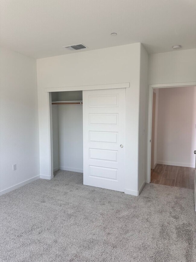 Building Photo - 1/2 off first full months rent with possession by 4/17/2026