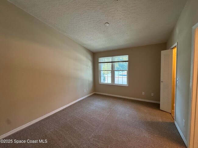 Building Photo - 7667 N Wickham Rd