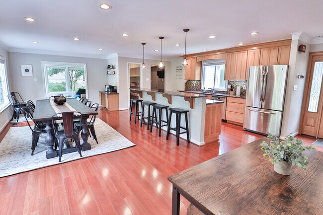 Building Photo - 9633 Cinnamon Creek Dr