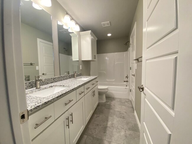 Building Photo - 2021 N Penelope Ln