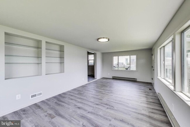Building Photo - 8349 Bear Creek Dr