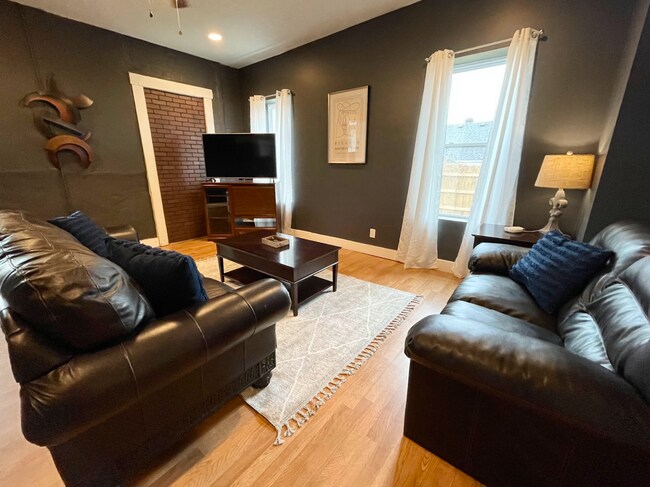 Building Photo - 2630 W Burnett Ave