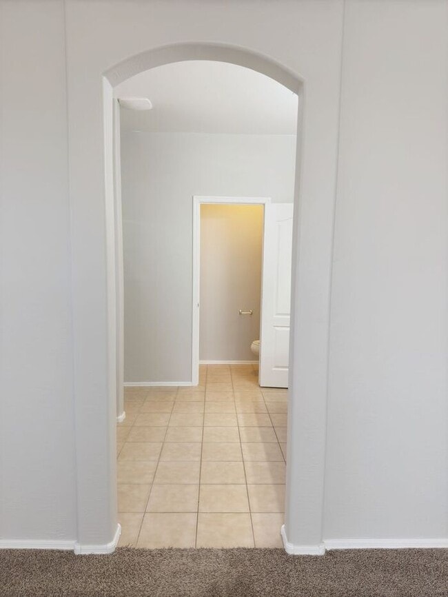 Building Photo - MOVE IN SPECILAS!! 5BD 3BA IN JOHNSON RANC...